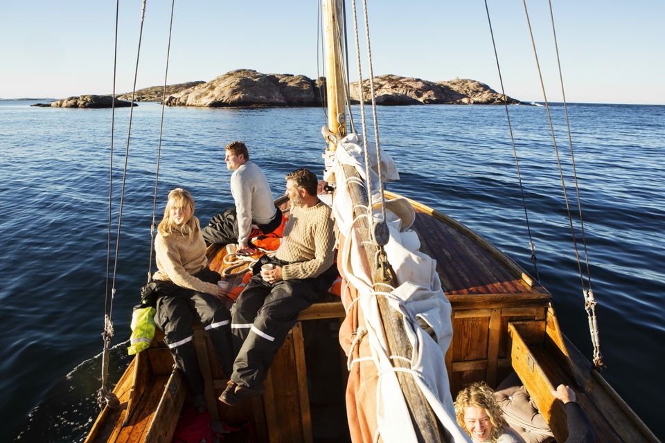 Flere danskere rejser til Vestsverige – nu starter efterårssæsonen med hummerfiskeri, lysfestival, fika, natur og spa
