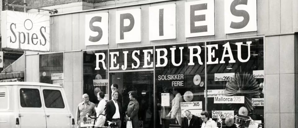 Månehoteller, flyvende biler og sydens sol: Sådan så man fremtidens ferie i 1956